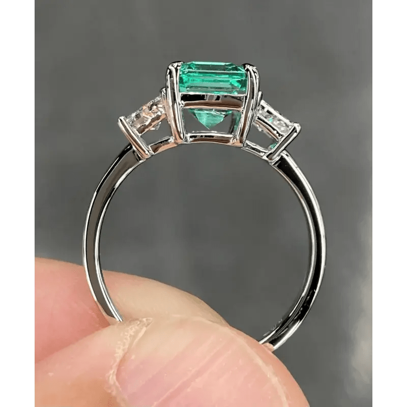 High-End S925 Silver Ring with 5 Carats Green Moissanite